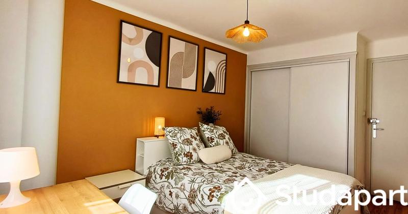 Chambre - 9 m² - 1 pièce