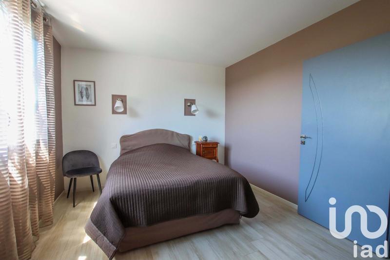 Maison - 220 m² - 7 pièces