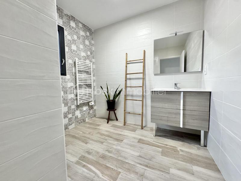 Maison traditionnelle - 107 m² - 4 pièces