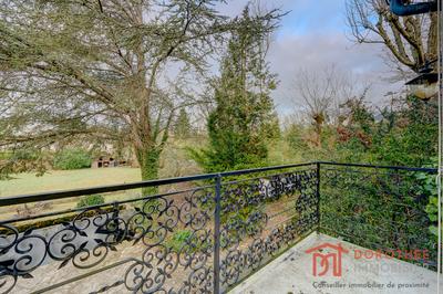 Maison traditionnelle - 153 m² - 6 pièces