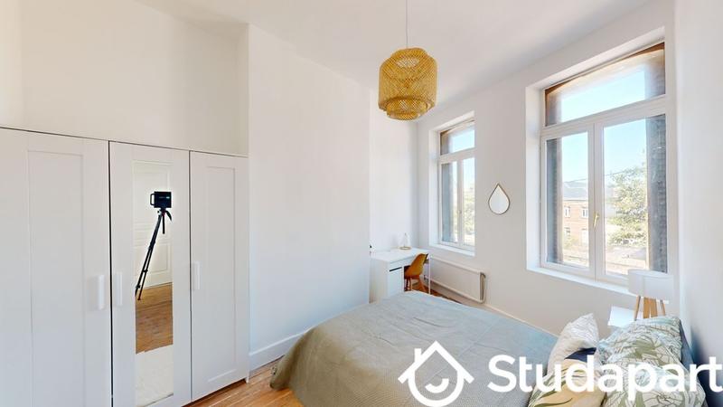 Chambre - 101 m² - 1 pièce