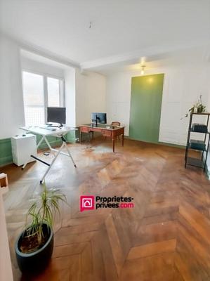 Maison - 216 m² - 9 pièces