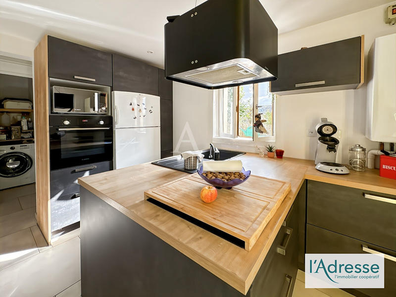 Maison - 94 m² - 6 pièces