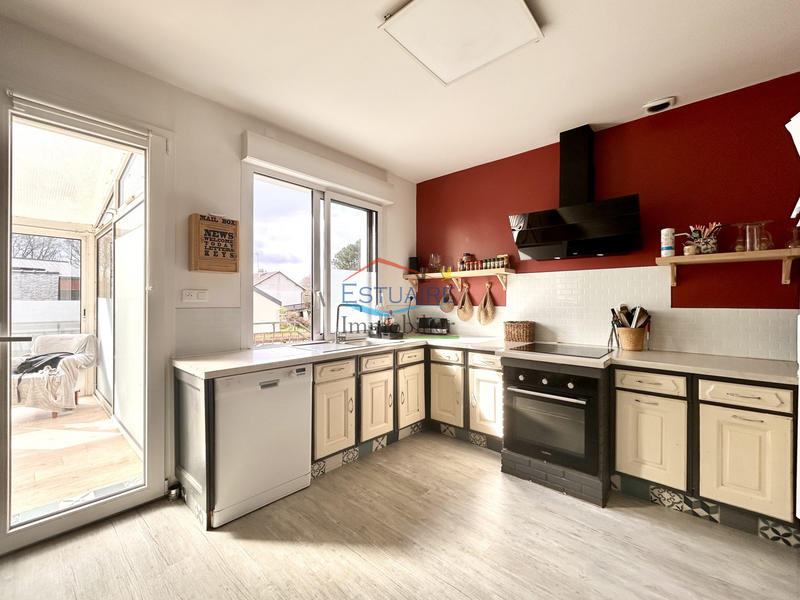 Maison - 220 m² - 9 pièces