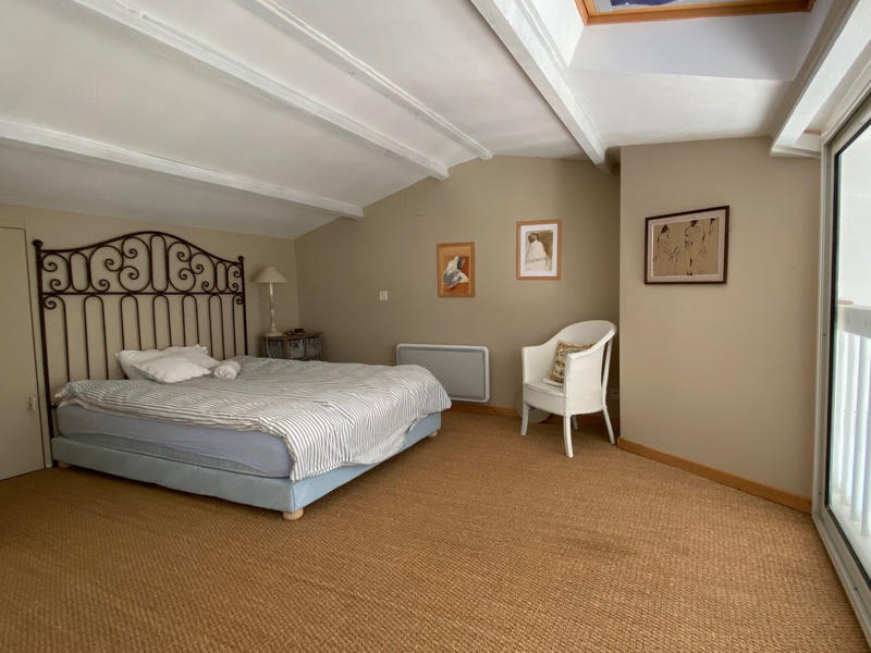 Maison - 360 m² - 10 pièces