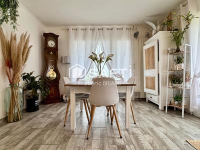 Maison - 102 m² - 5 pièces