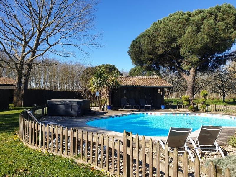 Maison - 186 m² - 8 pièces