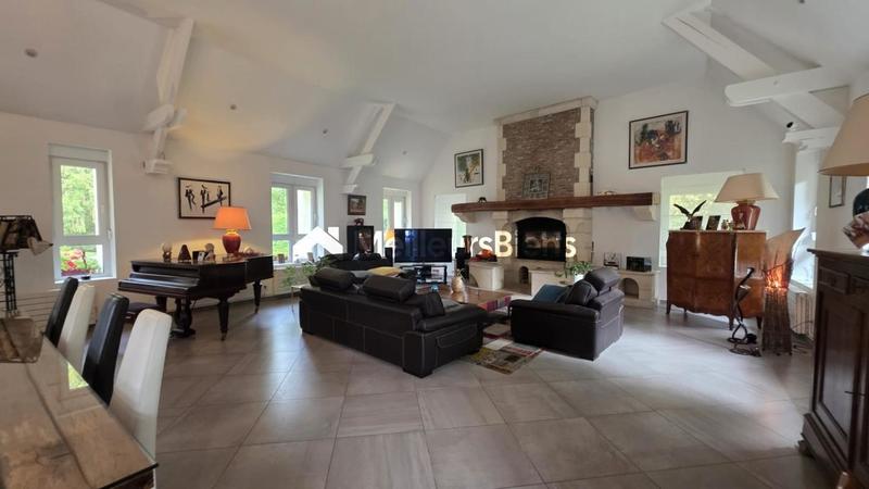 Propriété - 285 m² - 7 pièces