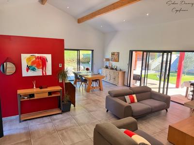 Maison - 185 m² - 5 pièces