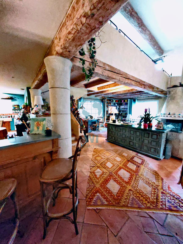 Maison - 280 m² - 7 pièces