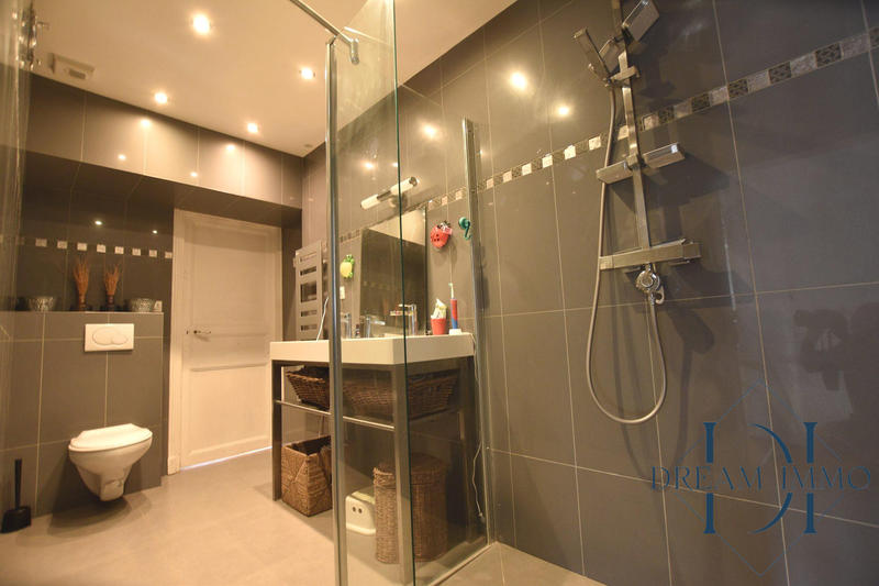 Maison ancienne - 268 m² - 8 pièces