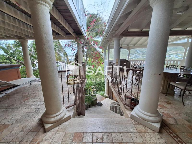 Maison - 219 m² - 4 pièces