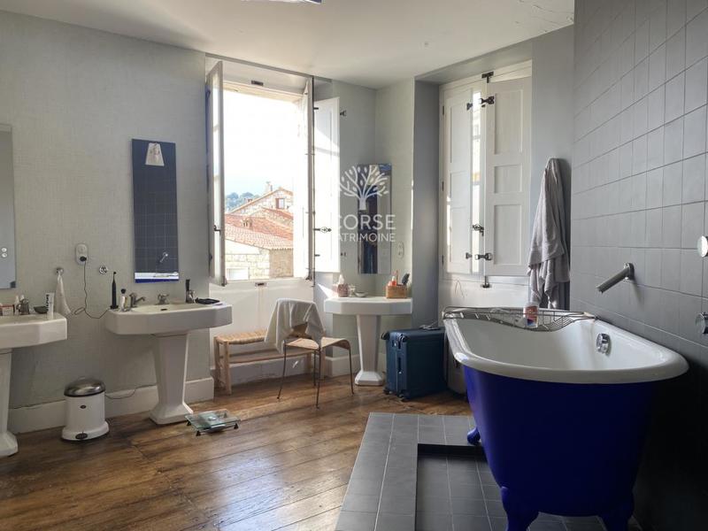 Maison de village - 314 m² - 6 pièces