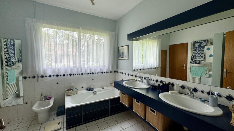 Maison d'architecte - 212 m² - 8 pièces