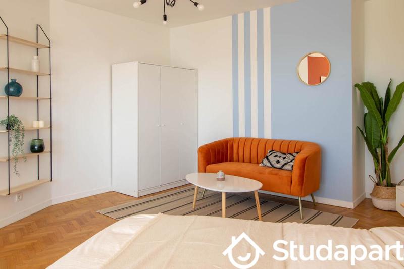 Chambre - 11 m² - 1 pièce