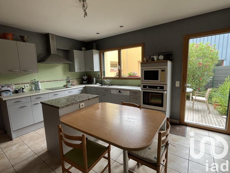 Maison - 237 m² - 8 pièces