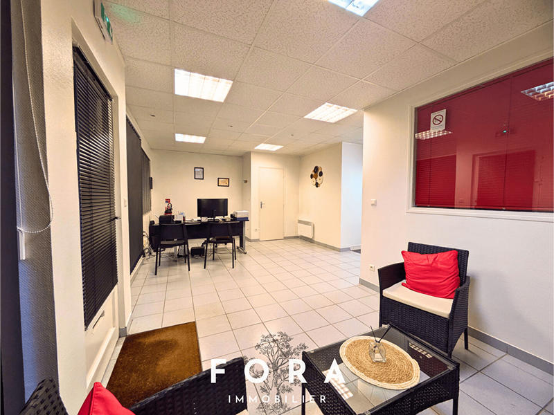 Local commercial - 80 m² - 4 pièces