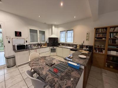 Maison - 137 m² - 4 pièces