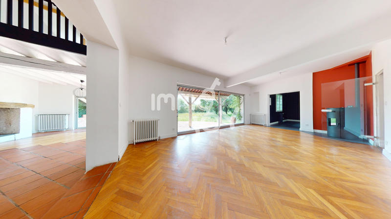Propriété - 220 m² - 7 pièces