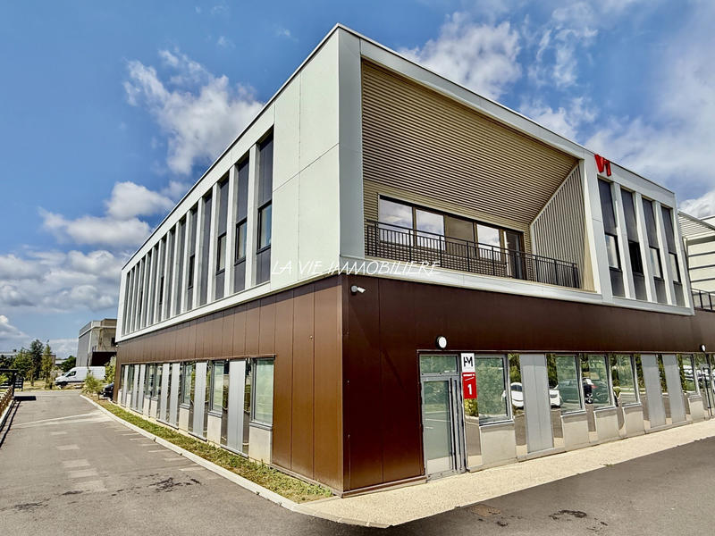 Entrepôt - 1 223 m²