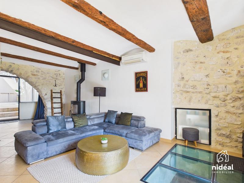 Maison - 216 m² - 8 pièces