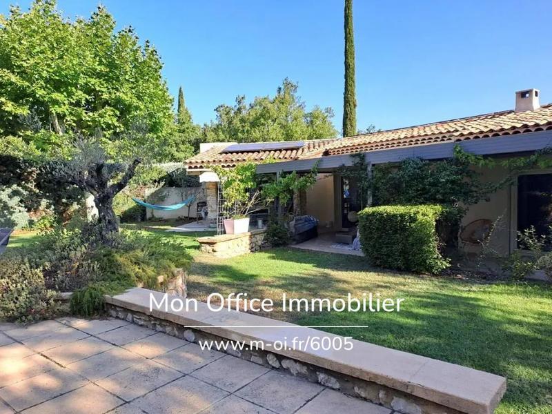 Maison - 275 m² - 10 pièces