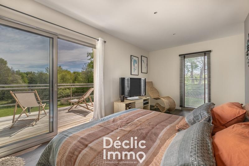 Maison - 210 m² - 6 pièces