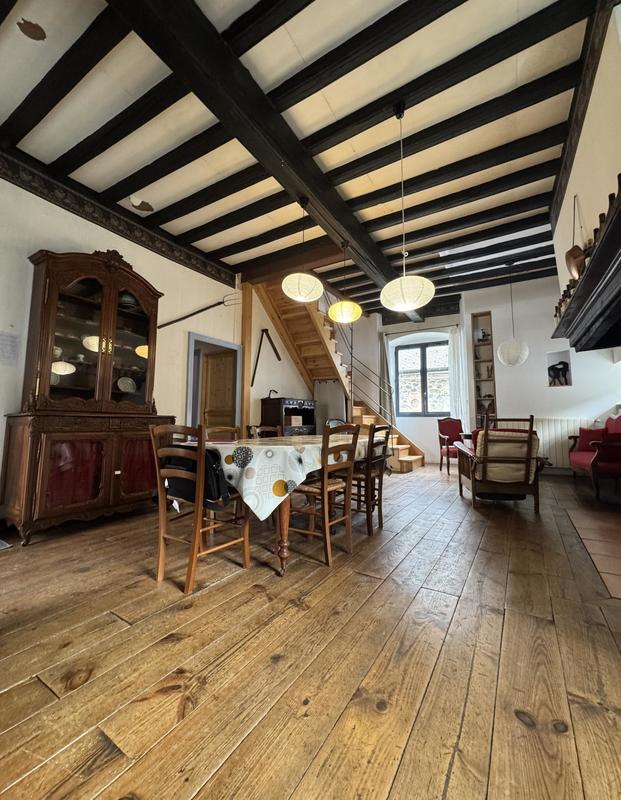 Maison - 110 m² - 7 pièces