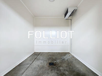 Local d'activité / Entrepôt - 213 m²