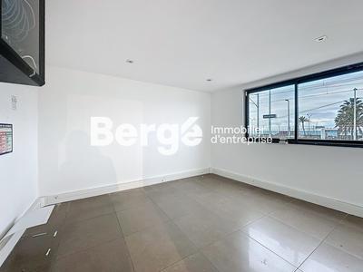 Local commercial - 670 m²