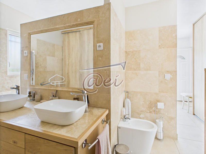 Villa - 435 m² - 10 pièces