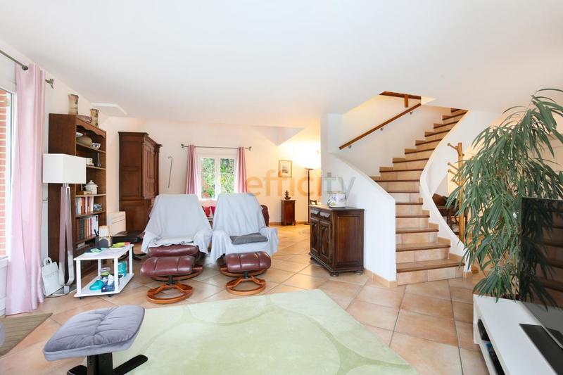 Maison - 196 m² - 6 pièces