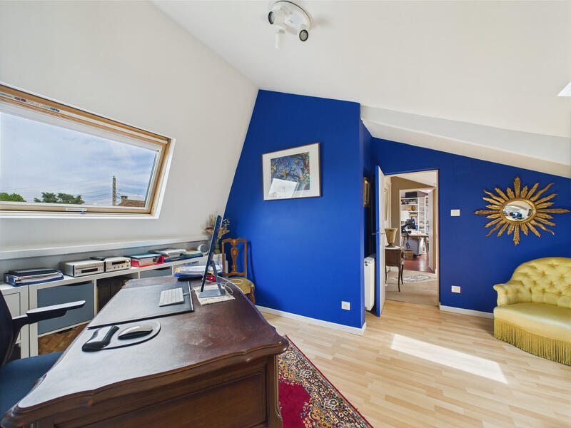 Maison - 200 m² - 10 pièces