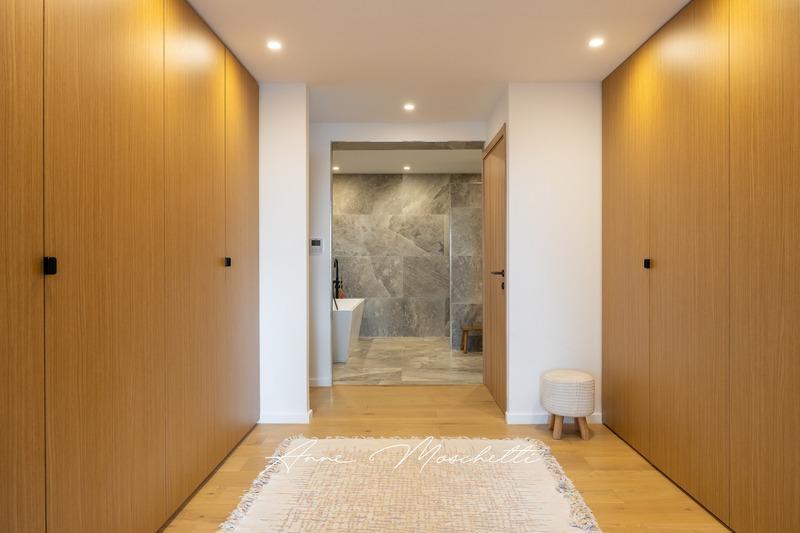 Maison - 450 m² - 8 pièces