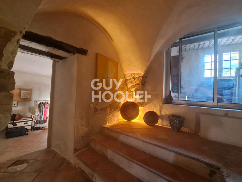 Maison - 270 m² - 10 pièces