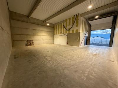 Local d'activités - 224 m² - 4 pièces