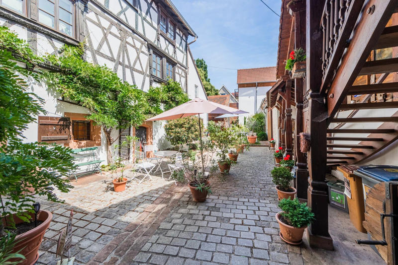 Maison - 650 m² - 20 pièces