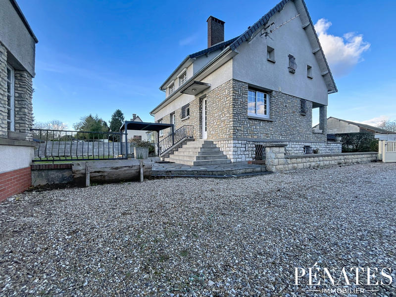 Maison - 185 m² - 6 pièces