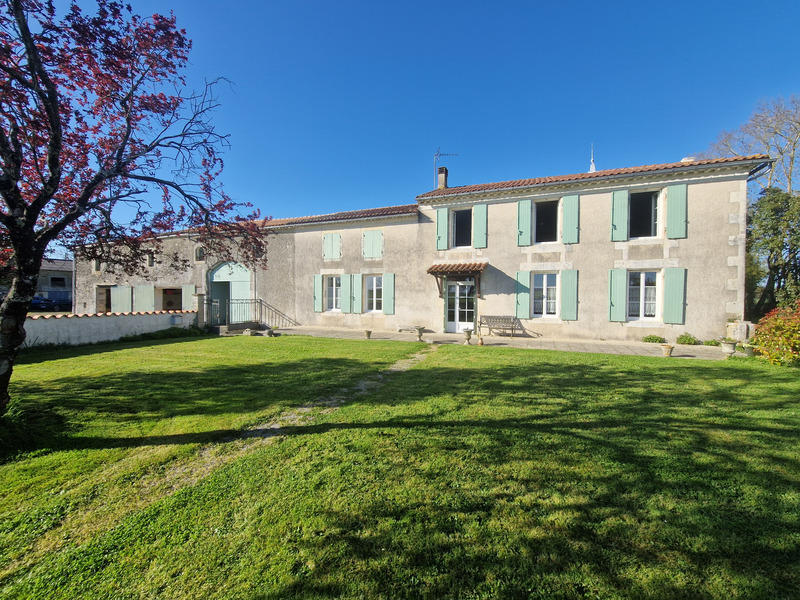 Propriété - 156 m² - 5 pièces