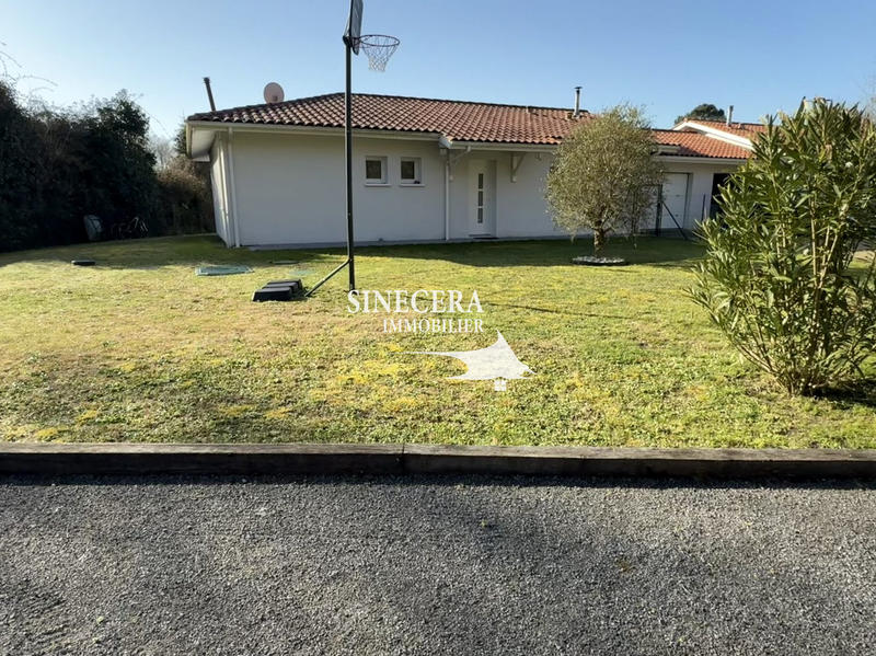 Maison - 93 m² - 4 pièces