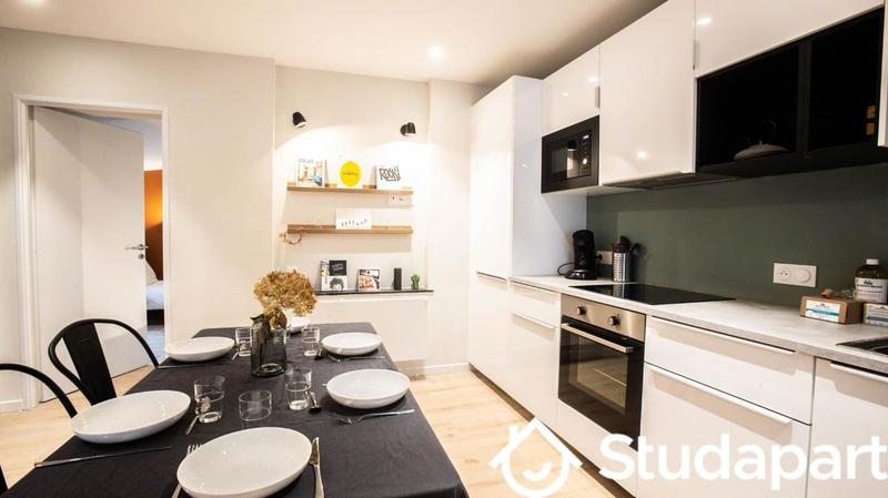 Chambre - 120 m² - 1 pièce