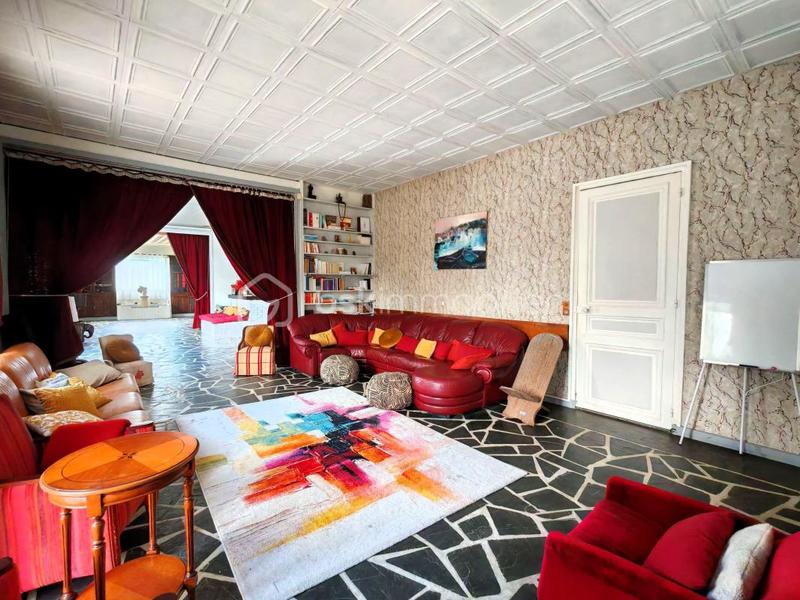 Pavillon - 416 m² - 11 pièces