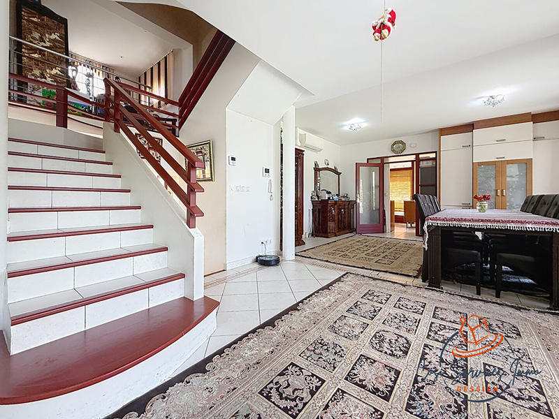 Villa - 190 m² - 5 pièces