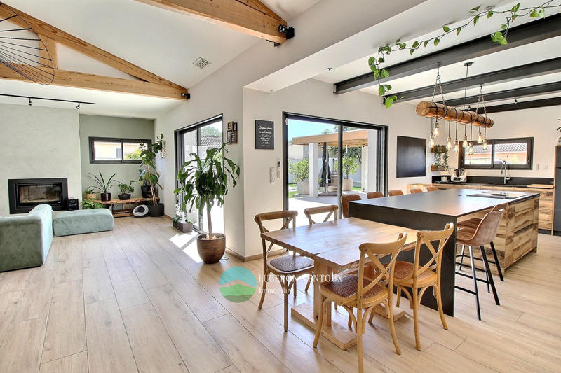 Maison - 191 m² - 8 pièces