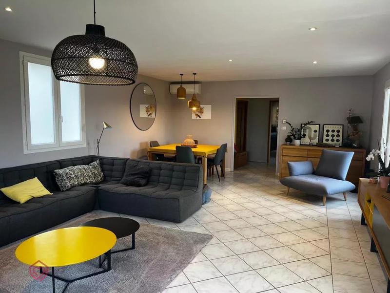 Villa - 270 m² - 8 pièces