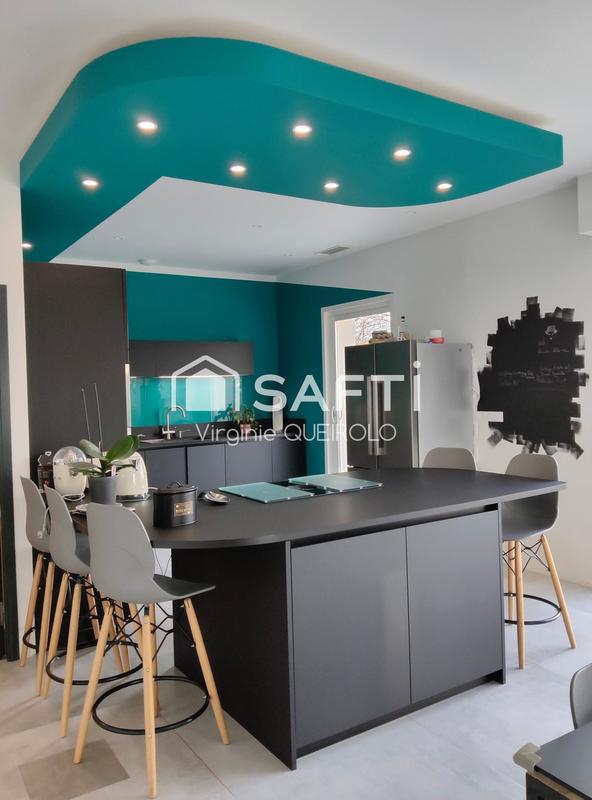 Villa - 252 m² - 9 pièces