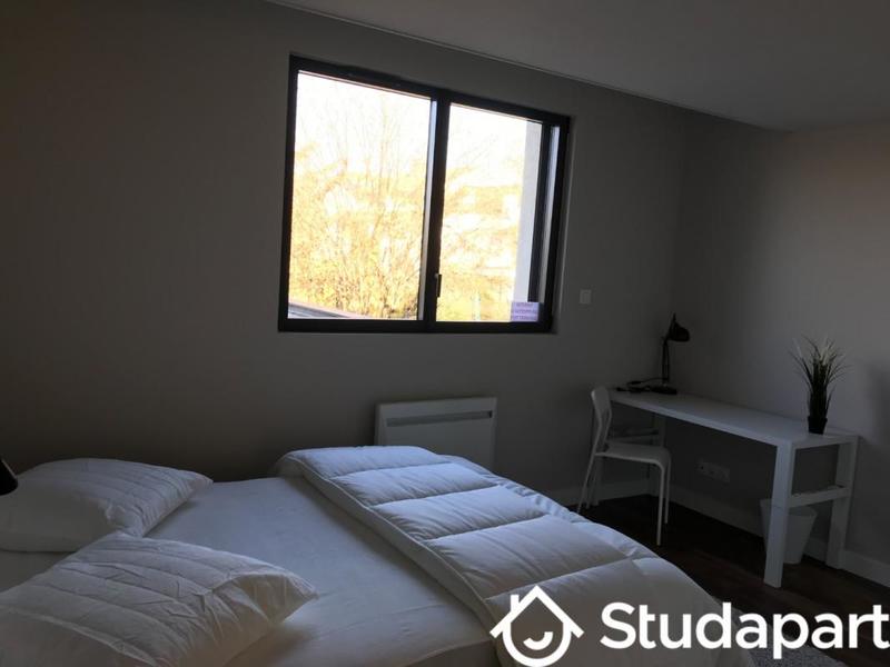 Chambre - 11 m² - 1 pièce