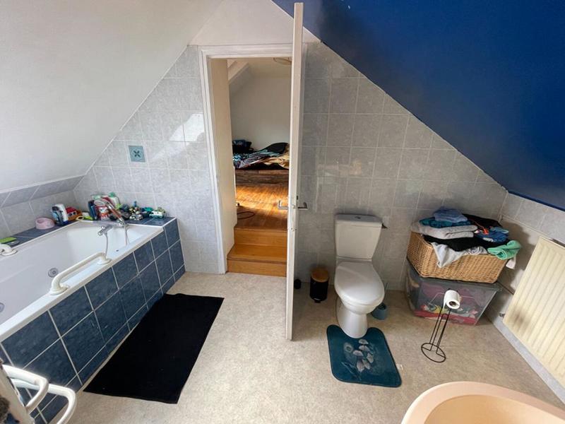 Maison - 225 m² - 8 pièces