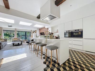 Maison - 184 m² - 8 pièces