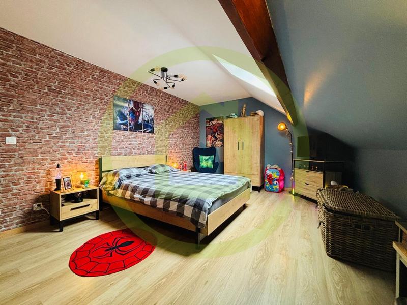 Maison - 217 m² - 8 pièces